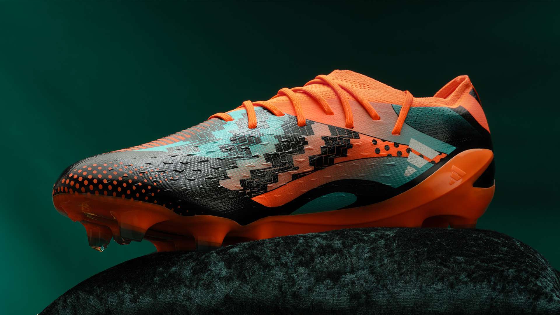 同时鼓励在 同时鼓励在