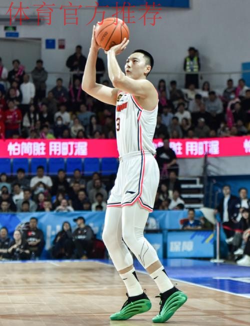 广东3消息！杜锋被打自闭，徐杰天神下凡，胡明轩即将复出